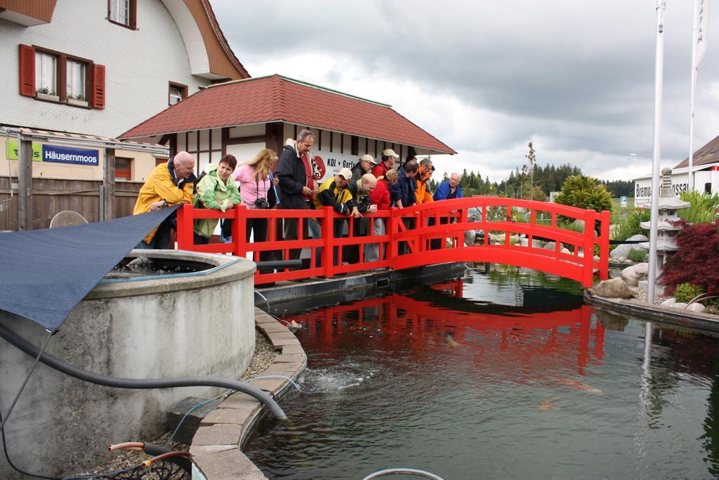 Hotel Restaurant Koi-Gartenteich Hausernmoos Экстерьер фото