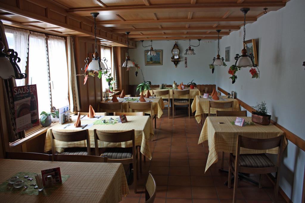 Hotel Restaurant Koi-Gartenteich Hausernmoos Экстерьер фото