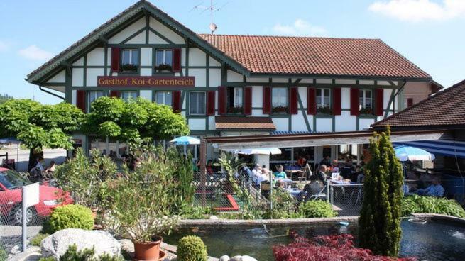 Hotel Restaurant Koi-Gartenteich Hausernmoos Экстерьер фото